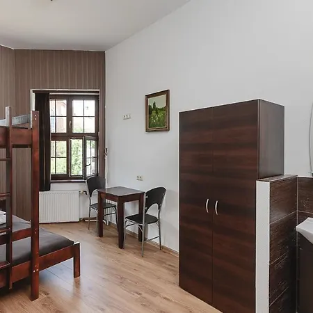 Moho E * Βρότσλαβ